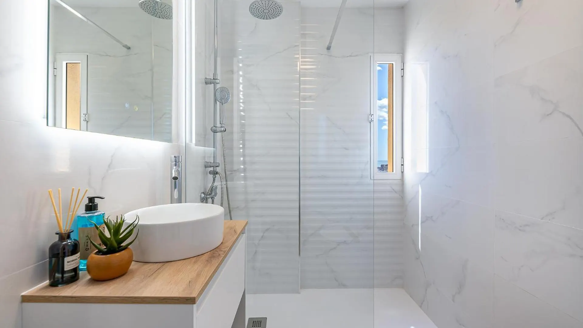 797 Holiday Rentals- Renovado Piso Con Hermosas Vistas En Iris Benalmadena 0*,  Spain