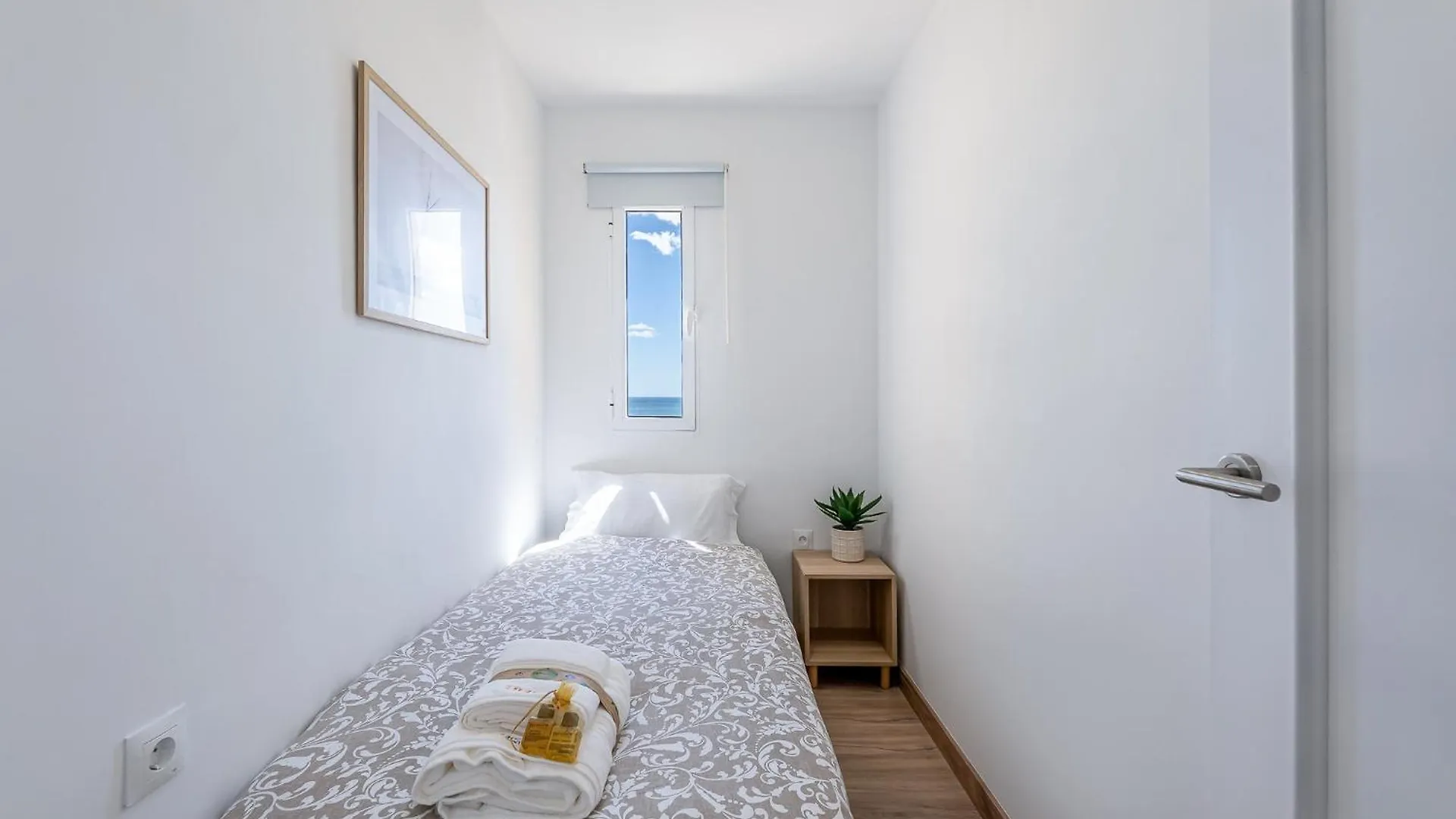 797 Holiday Rentals- Renovado Piso Con Hermosas Vistas En Iris Benalmadena 0*,