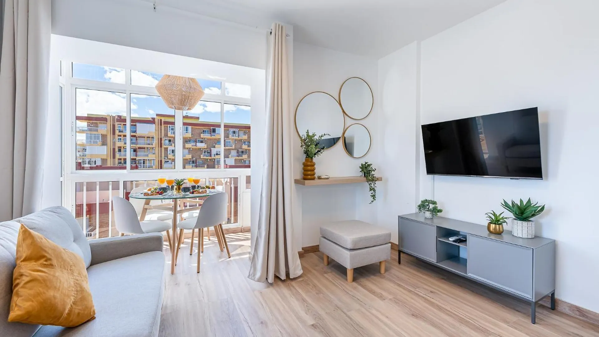 797 Holiday Rentals- Renovado Piso Con Hermosas Vistas En Iris Benalmadena
