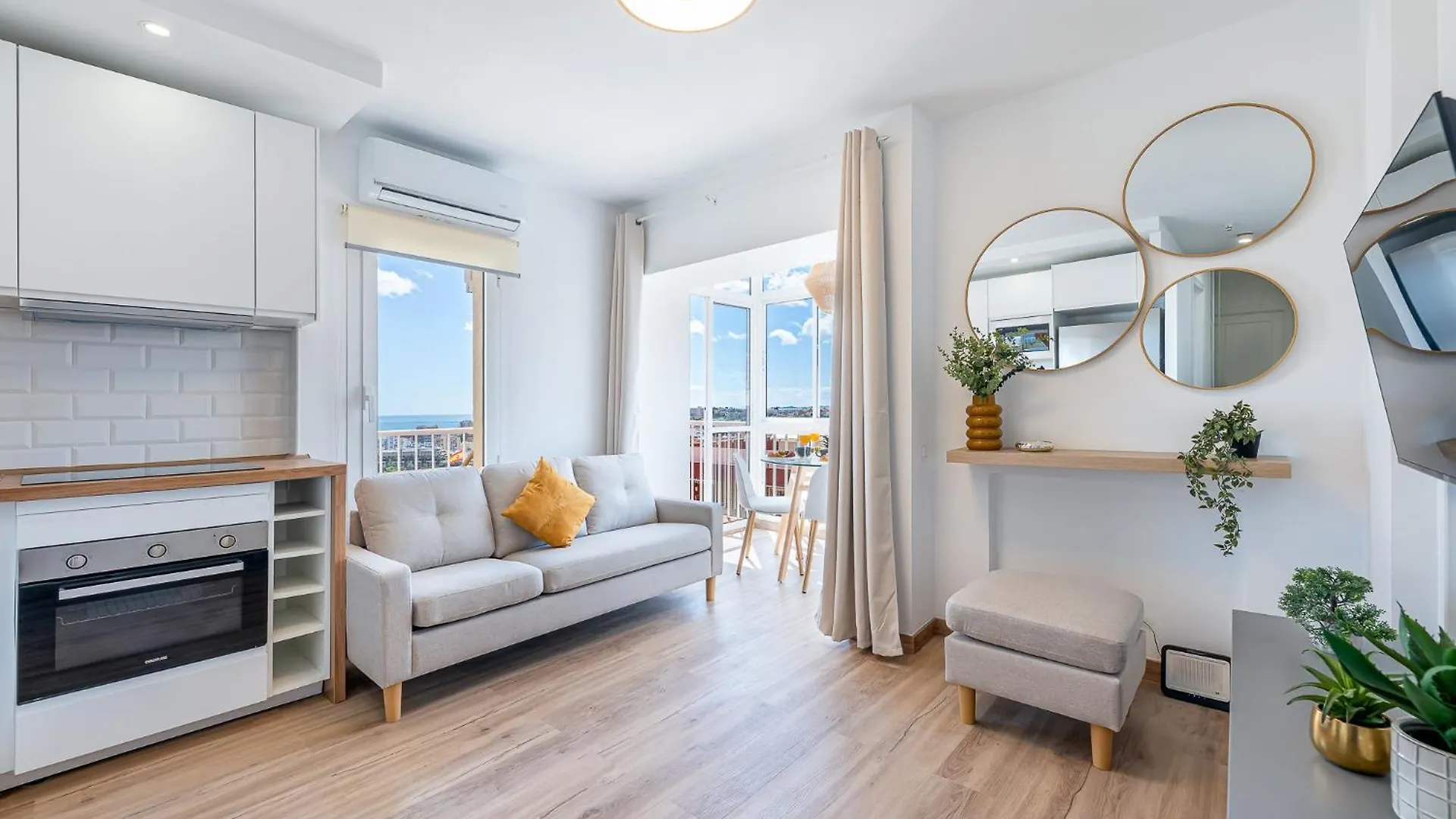 797 Holiday Rentals- Renovado Piso Con Hermosas Vistas En Iris Benalmadena Spain